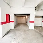 Apartman Mirror