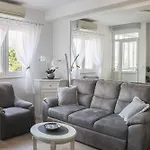 Mirror Apartman