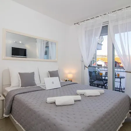Apartment Mirror