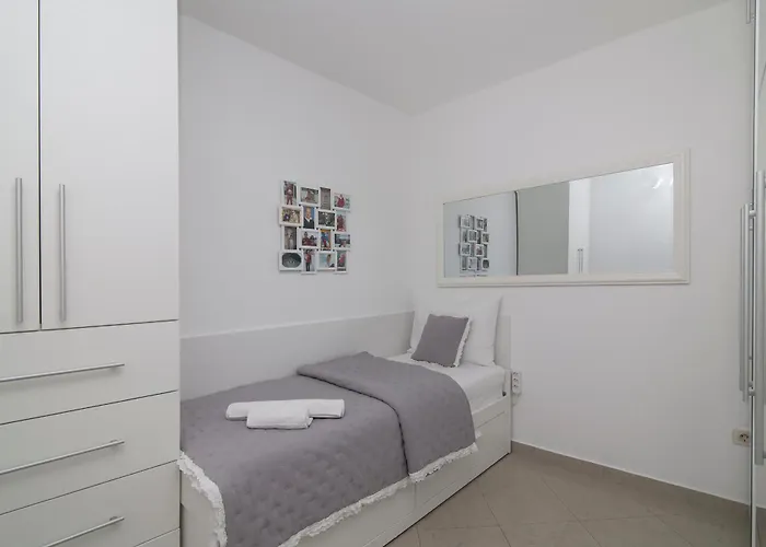 Mirror Дубровник