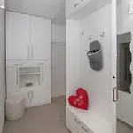 Apartman Mirror *