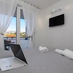 Mirror Apartman *