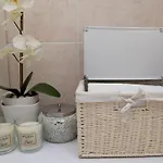Apartman Mirror